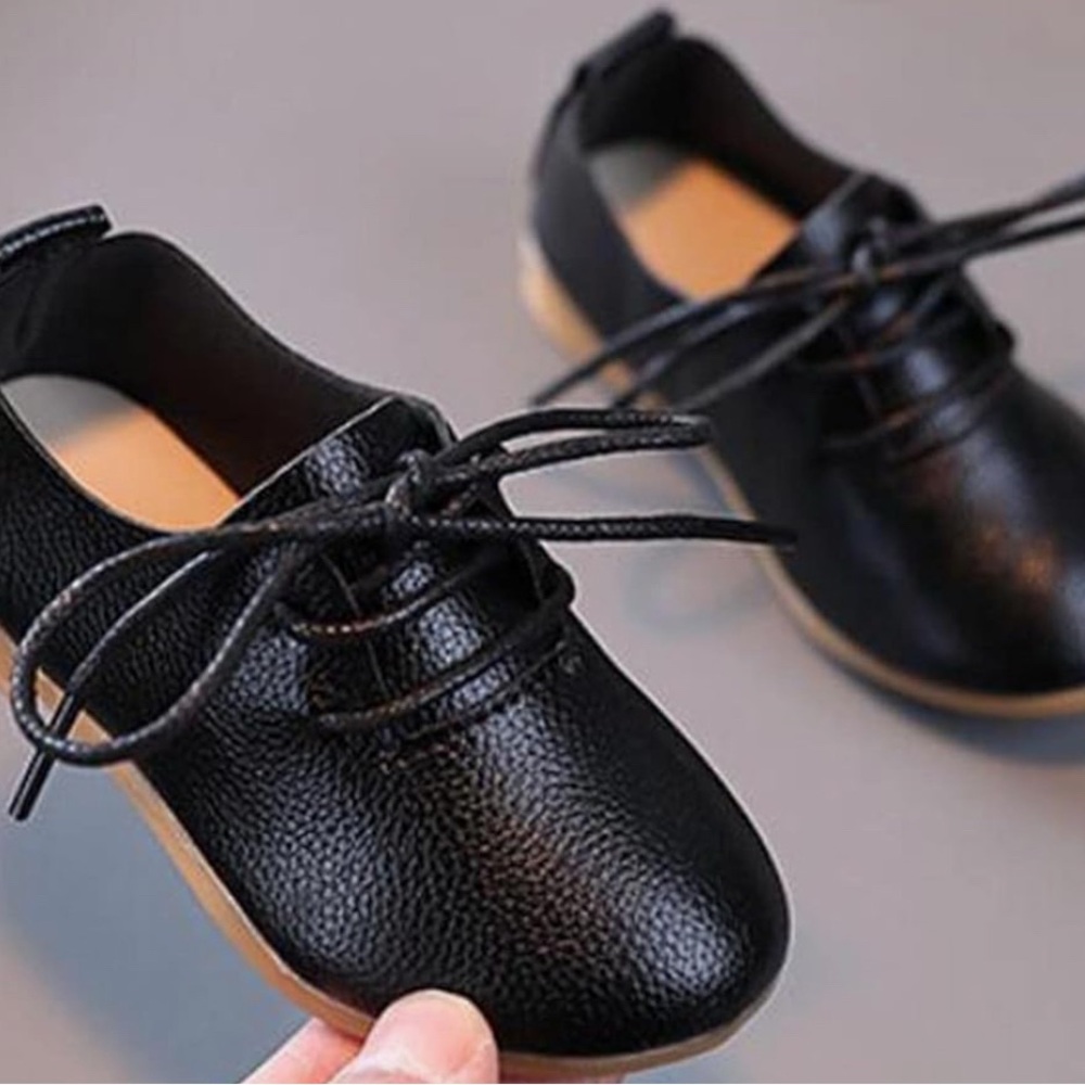 British Style Classic Black Kids Shoes Size 11 Little Kids NEW